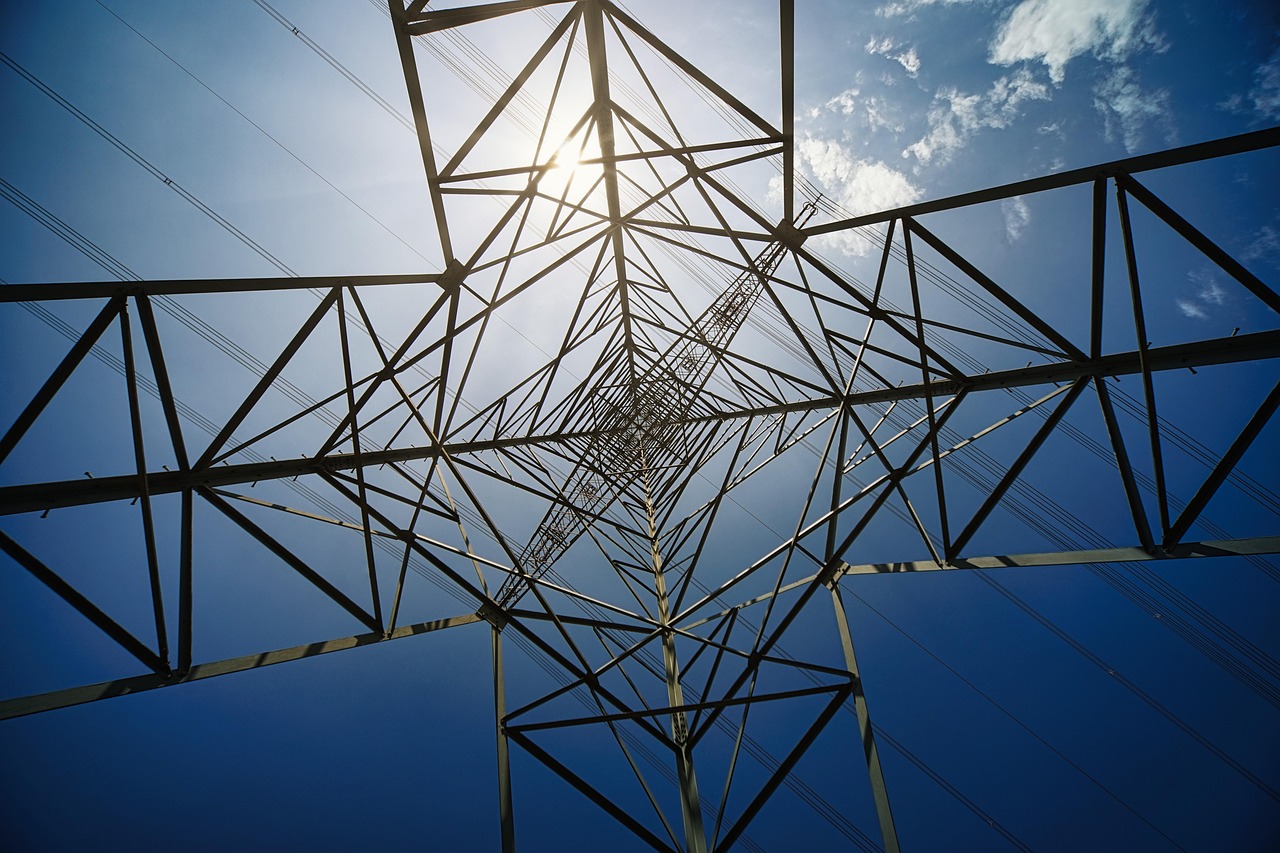 Illustratief beeld van een elektriciteitsnet en bedrijventerrein