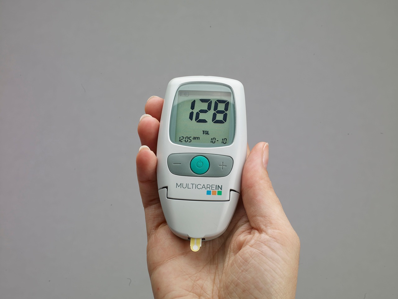 Een glucosemeter als illustratie bij bloedsuikercontrole; niet de onderzochte continue sensor.